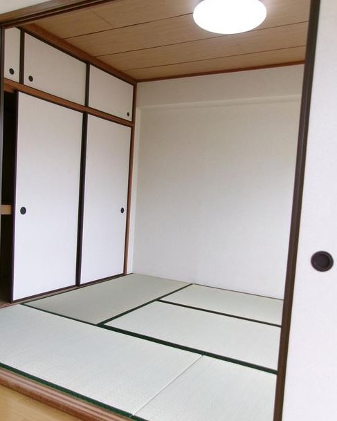 【中古マンション】コンドミニアム坂戸の和室|6帖和室です