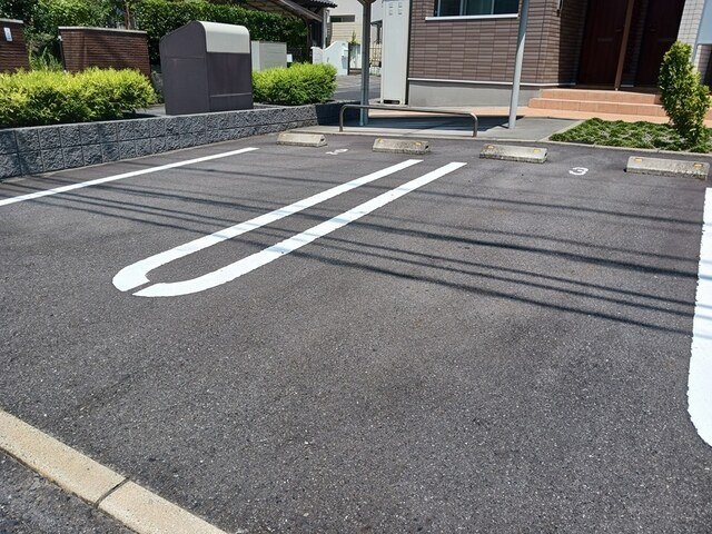【駐車場】