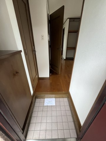 府中市分梅町４丁目の賃貸マンションの玄関