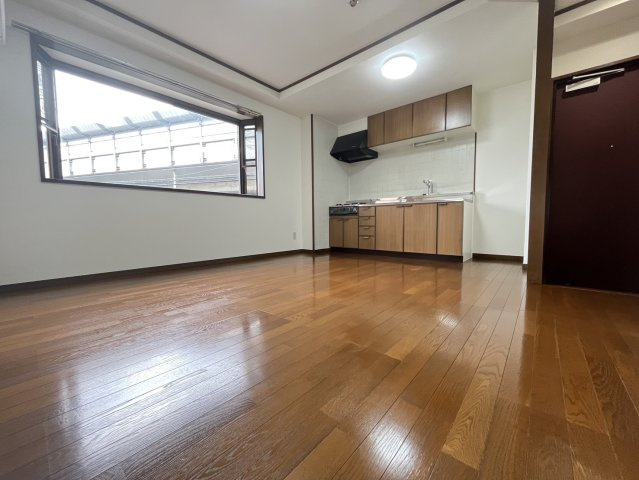 府中市分梅町４丁目の賃貸マンションの居間・リビング