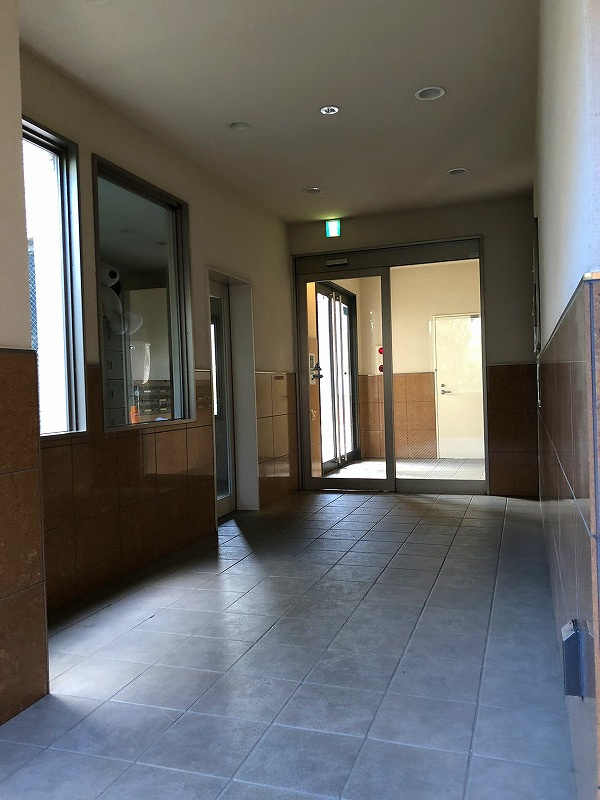 川崎市多摩区宿河原３丁目の賃貸マンションのロビー