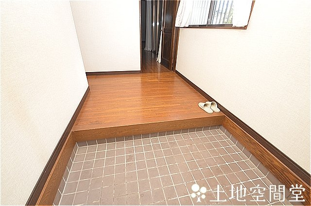 春日台　賃貸戸建ての玄関