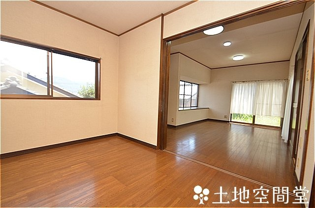 春日台　賃貸戸建ての居間・リビング