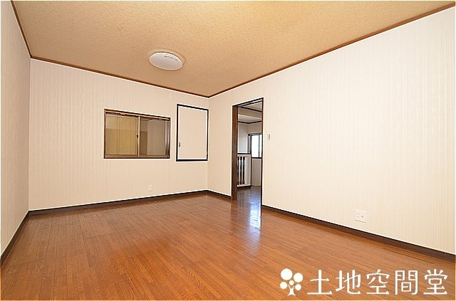 春日台　賃貸戸建ての洋室