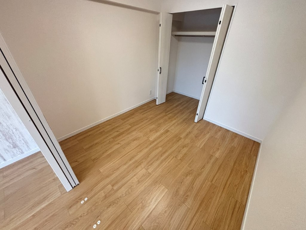 ファミール日進三番館の洋室