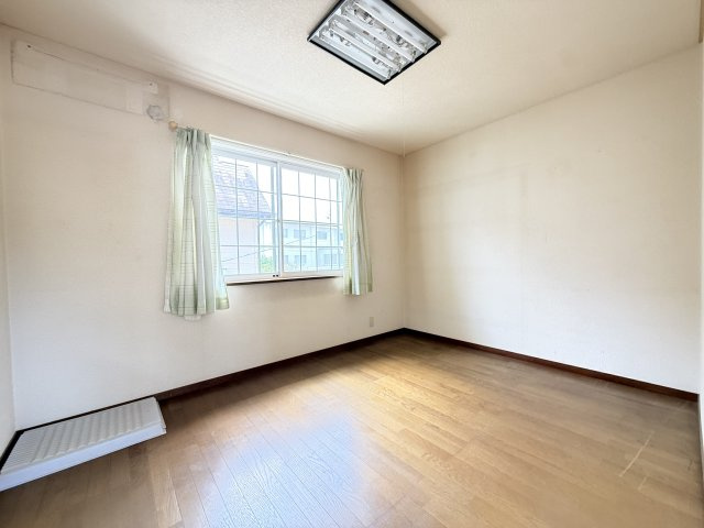 高松市郷東町　中古住宅の子供部屋|お子さんのいるうちは子供部屋に使ってはいかがでしょうか