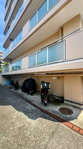 ジークレフ第２武庫川の駐車場|バイク置き場