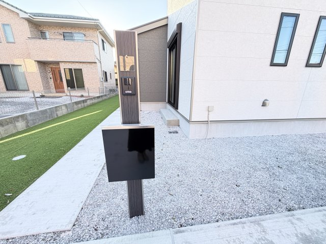 ハートフルタウン前橋市朝倉町2丁目4番　A号棟（平屋）の設備|モニター付きインターホン・郵便ポストが標準装備です