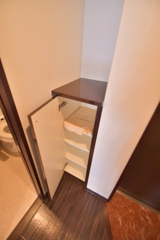 大阪市都島区中野町１丁目の賃貸マンションの玄関