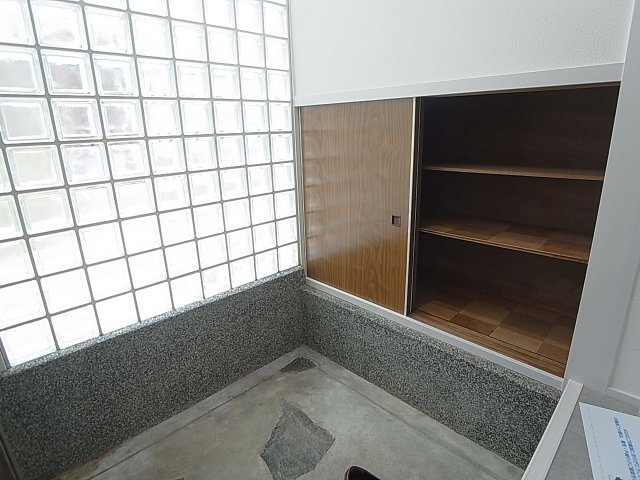 鈴蘭台東町5丁目貸家Ⅲの玄関|靴箱も完備してます