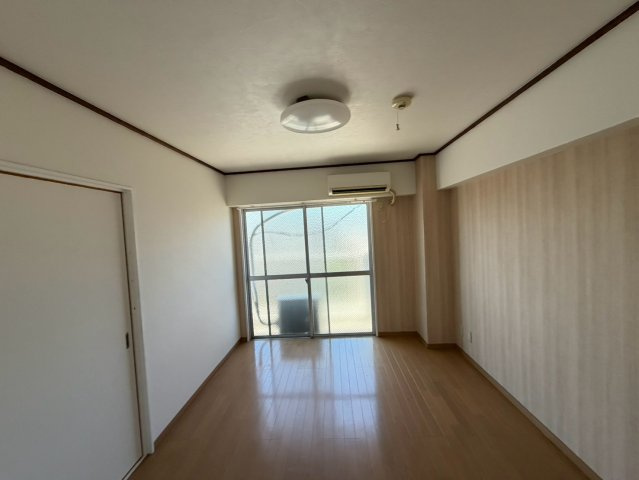 愛媛県松山市　一棟の居間・リビング