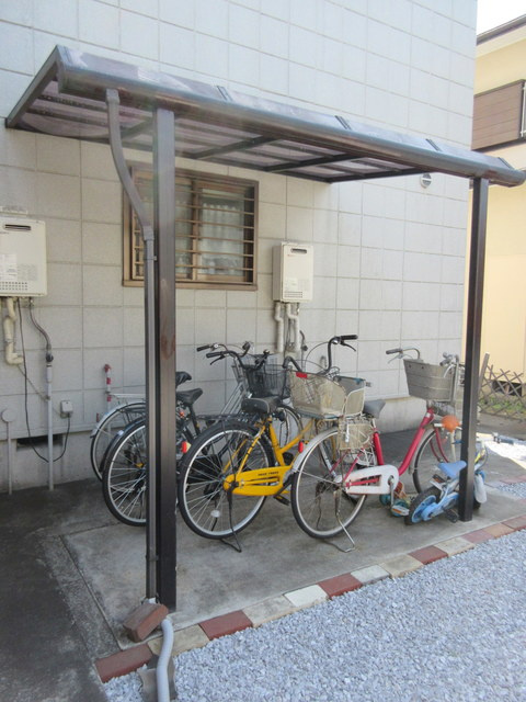 メゾンワダのその他共用部分|★屋根付き駐輪スペース★