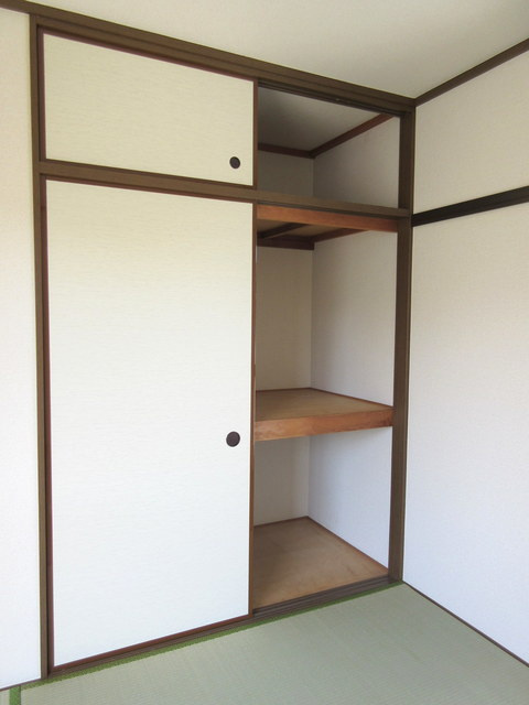 メゾンワダの収納|★奥行きたっぷりの押入れ１間です★