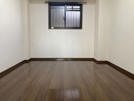 パレーシャル難波の洋室
