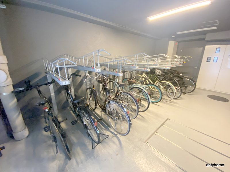 ワールドアイ京町堀 仲介手数料無料の駐車場