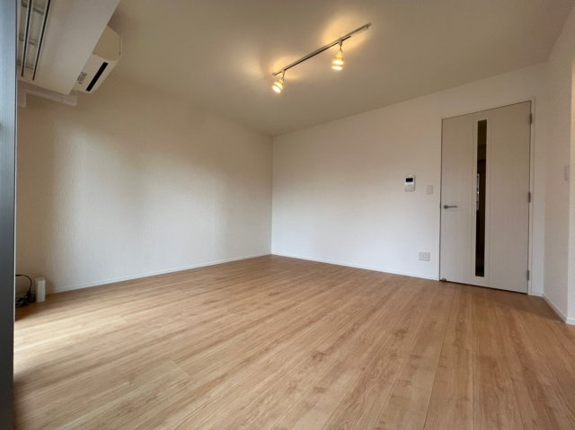 ルーエ金山　名古屋市賃貸　仲介手数料無料の居間・リビング|同物件別部屋
