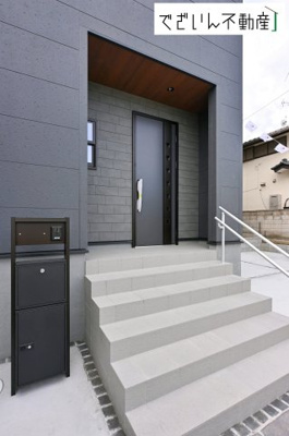 【玄関】 | Livele Garden.S深谷市見晴町第1　新築住宅 | 現地(2026年10月撮影)