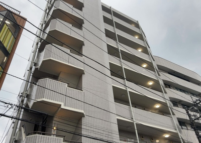 【構造・工法・仕様】 | クリオ淵野辺参番館 | ＲＣ造、Reinforced Concreteは直訳すると補強されたコンクリートです。主に柱や梁・床・壁が鉄筋とコンクリートで構成おり、鉄筋を組んだ型枠にコンクリートを流し込んで固めたものを指します。