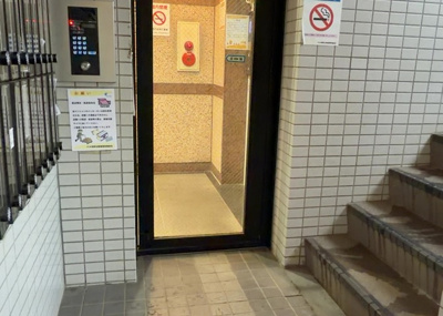 【内装】 | クリオ淵野辺参番館 | 共有部分は、住民なら誰もが使える設備のこと。例えば駐車場やエレベーター、インターネット設備、セキュリティ設備などがあります。他にも、マンションの廊下・外部階段やエントランス・ゴミ置き場などがあります。