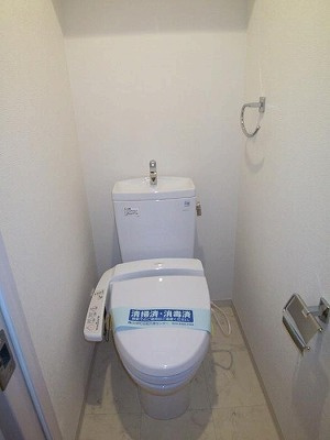 ステージファーストお茶の水女子大前のトイレ|バス・トイレ別　温水洗浄便座