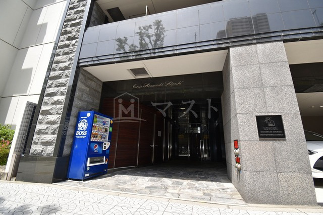 エスライズ本町東のエントランス