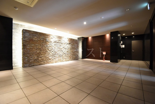 エスライズ本町東のロビー