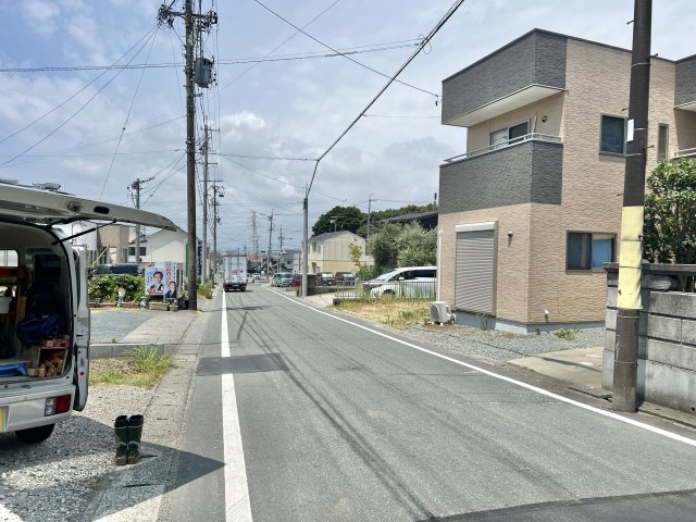 磐田市 中泉西新町の前面道路含む現地写真|物件前の道路になります。