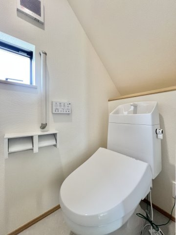 磐田市 中泉西新町のトイレ|コンパクトなトイレは各階に完備しており、朝の慌ただしい時間でも慌てることなく使用できます！