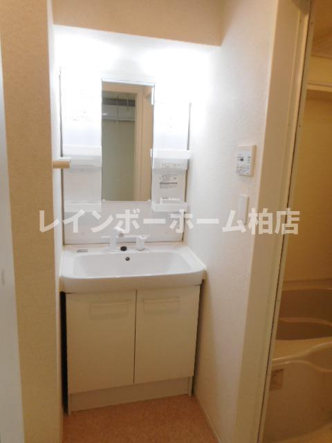 【仲介手数料：50％OFF】対象物件！の洗面所|シャワー付き洗面台です