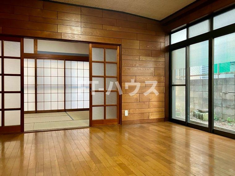 三山戸建の居間・リビング
