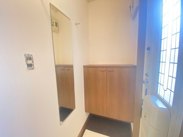 宗像市日の里３丁目のアパートの玄関