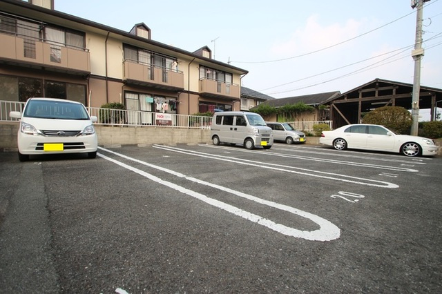 宗像市日の里３丁目のアパートの駐車場