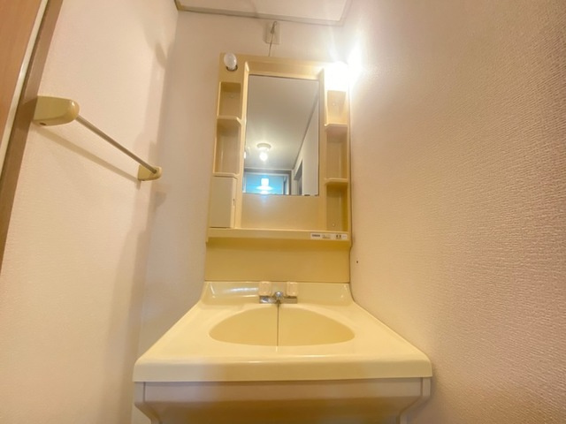 宗像市日の里３丁目のアパートの洗面所