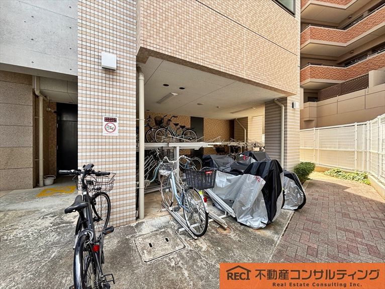 ワコーレ西宮フェリッツァの駐車場