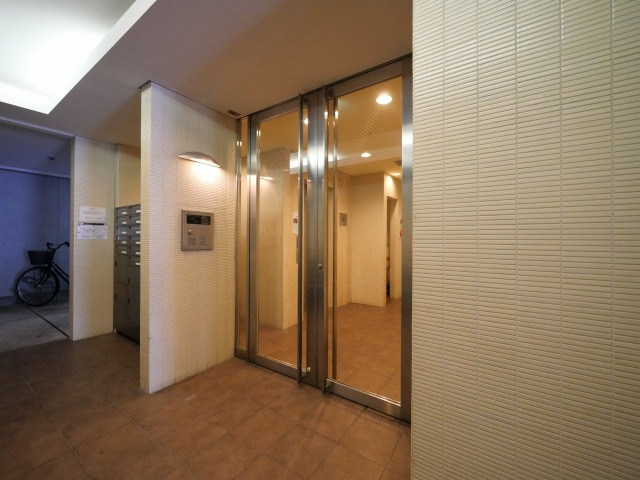 OCEAN松屋町のエントランス
