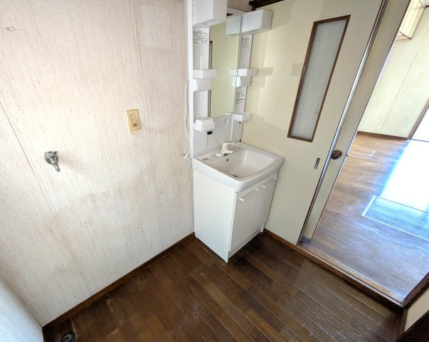 和歌山市市小路　中古戸建の独立洗面台