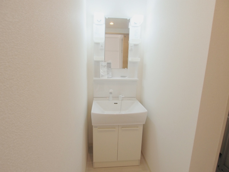 平岩ビルの洗面所|※写真は似た改装をした別部屋のものです。参考にして下さい。
