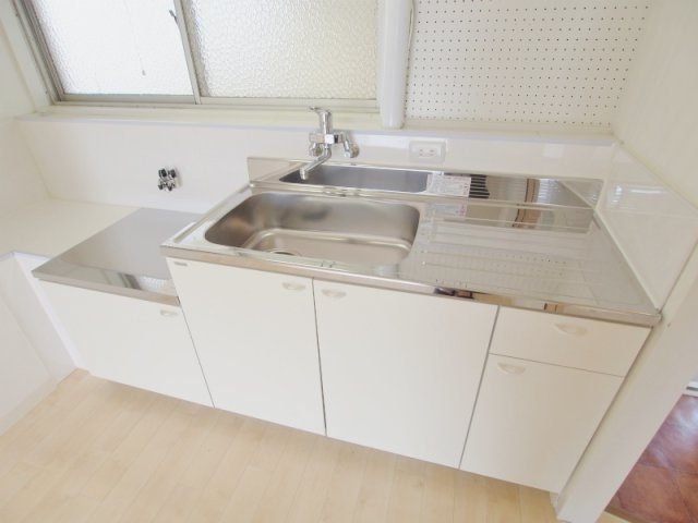 平岩ビルのキッチン|※写真は似た改装をした別部屋のものです。参考にして下さい。