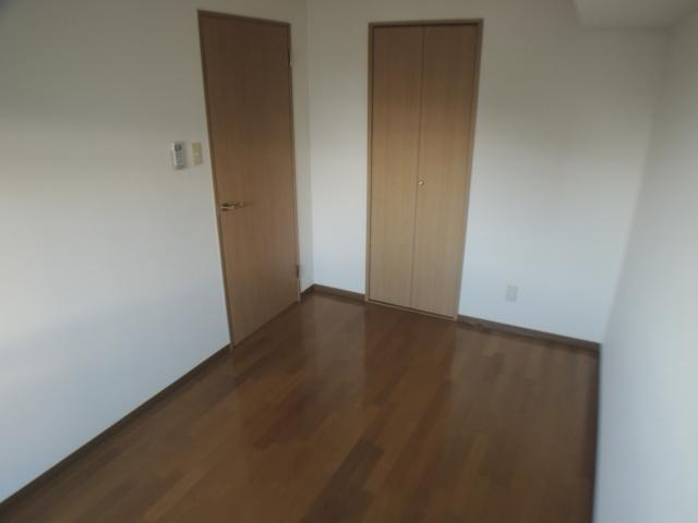 【寝室】 | グリーンヒルズ | 落ち着いて過ごせるお部屋なので、寝室にいかがでしょうか