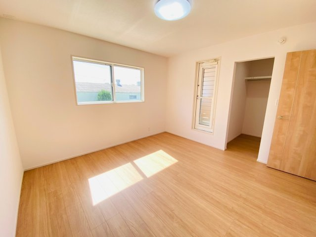 南区白藤１丁目／２号棟の洋室