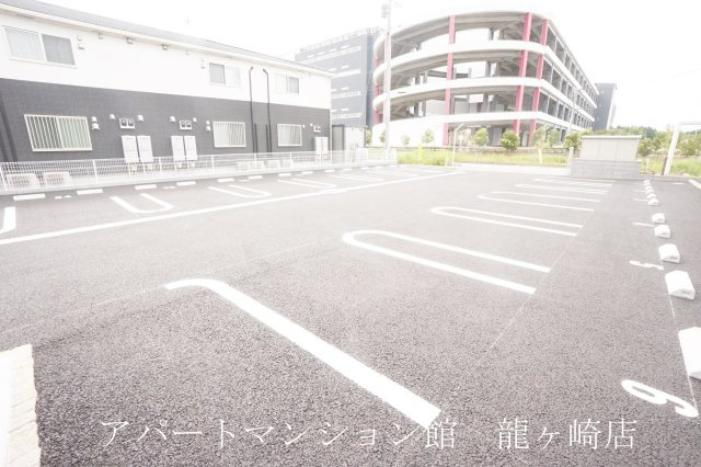 レジデンシアＡの駐車場