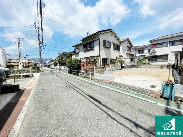 宝塚市安倉中　第1期　新築一戸建ての前面道路含む現地写真|周辺は閑静な住宅街です。前面道路もしっかりと有りますので車の出し入れも安心ですよ！