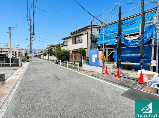 宝塚市安倉中　第1期　新築一戸建ての前面道路含む現地写真|周辺は落ち着いた街並みの住宅地！子育てがしやすい住環境です！まだ未完成ですが、現地でしかわからない事もございます。是非一度ご覧ください。