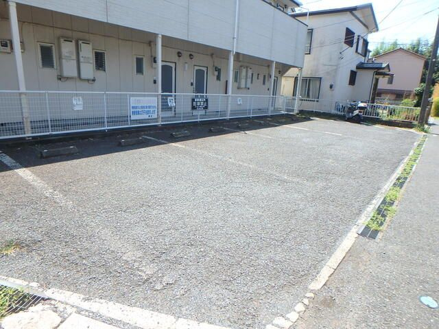 モンパレスⅡの駐車場