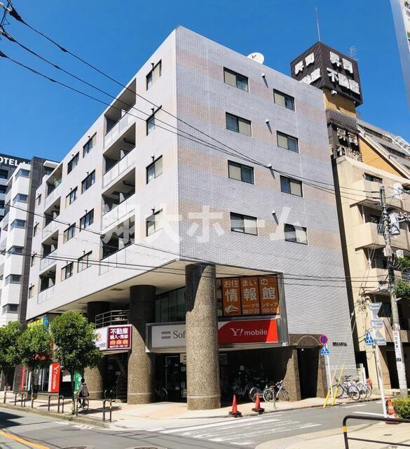柏芳ビル参号館の外観