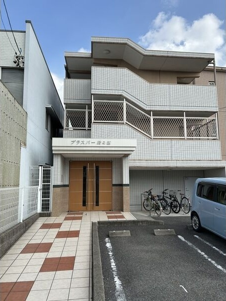 プラスパー猪之越の駐車場