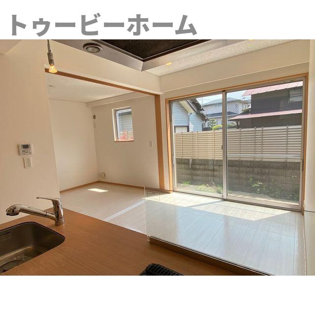 Ａ１ＦＬＡＴの居間・リビング|こちらのリビングで趣味の時間をお楽しみください