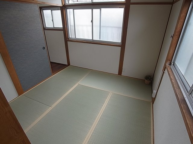 鈴蘭台東町４丁目貸家の内装|寛げる和室、畳も入替済み