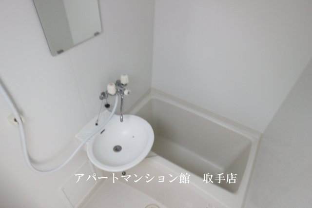 レオパレスルーチェ４の浴室