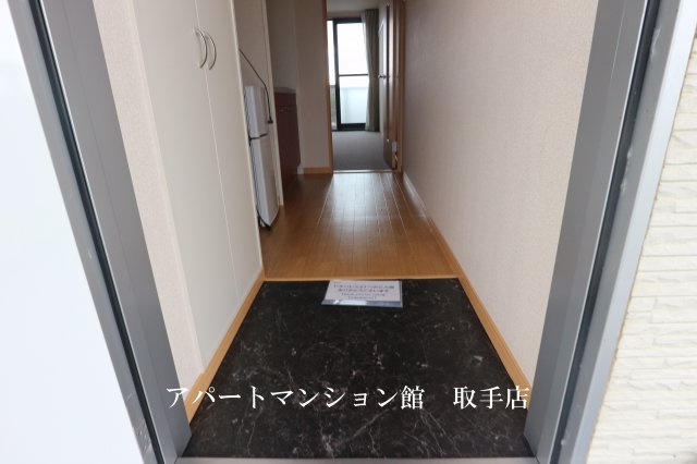 レオパレスルーチェ４の玄関